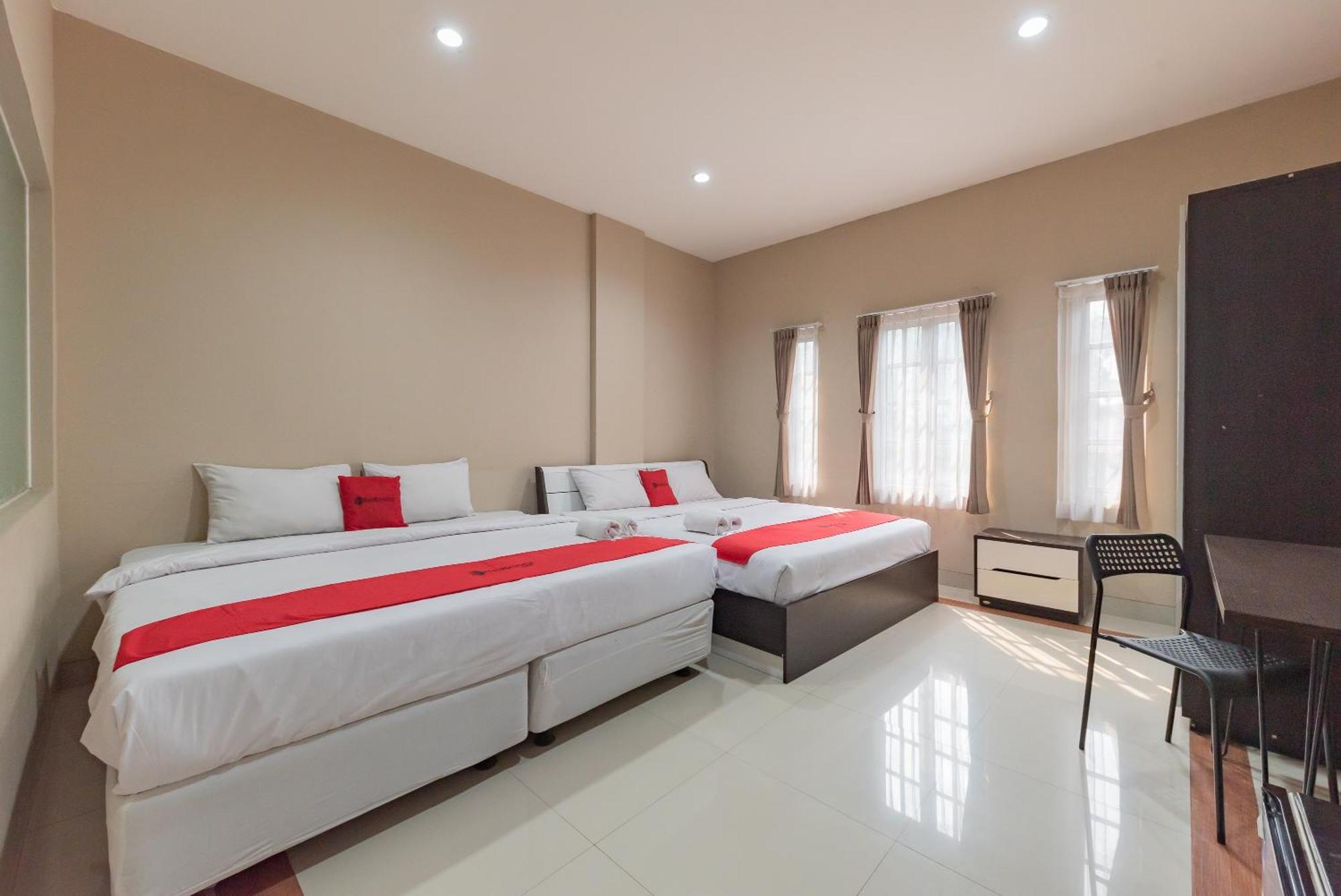 Hotel RedDoorz @ Malabar Street Bandung Exterior foto