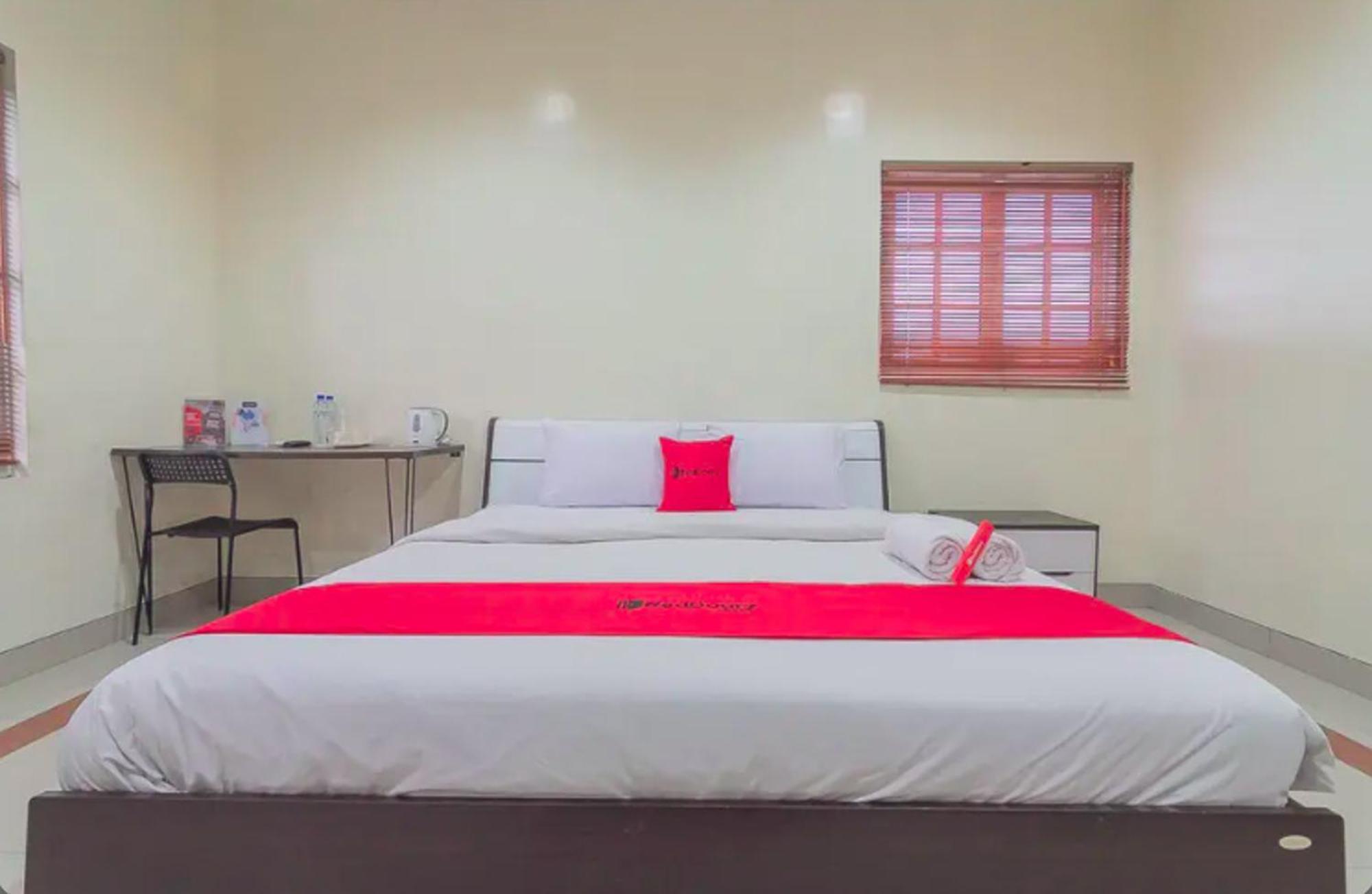 Hotel RedDoorz @ Malabar Street Bandung Exterior foto